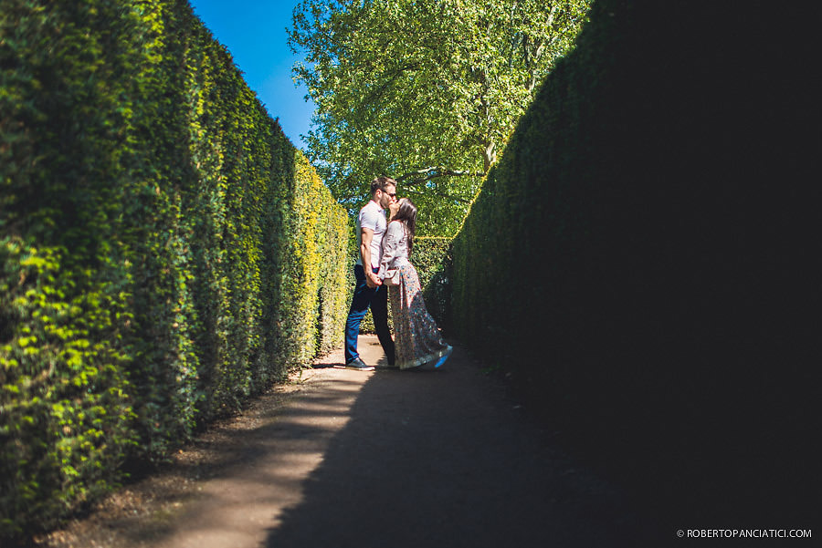engagement in vienna creative portrait in vienna Schönbrunn