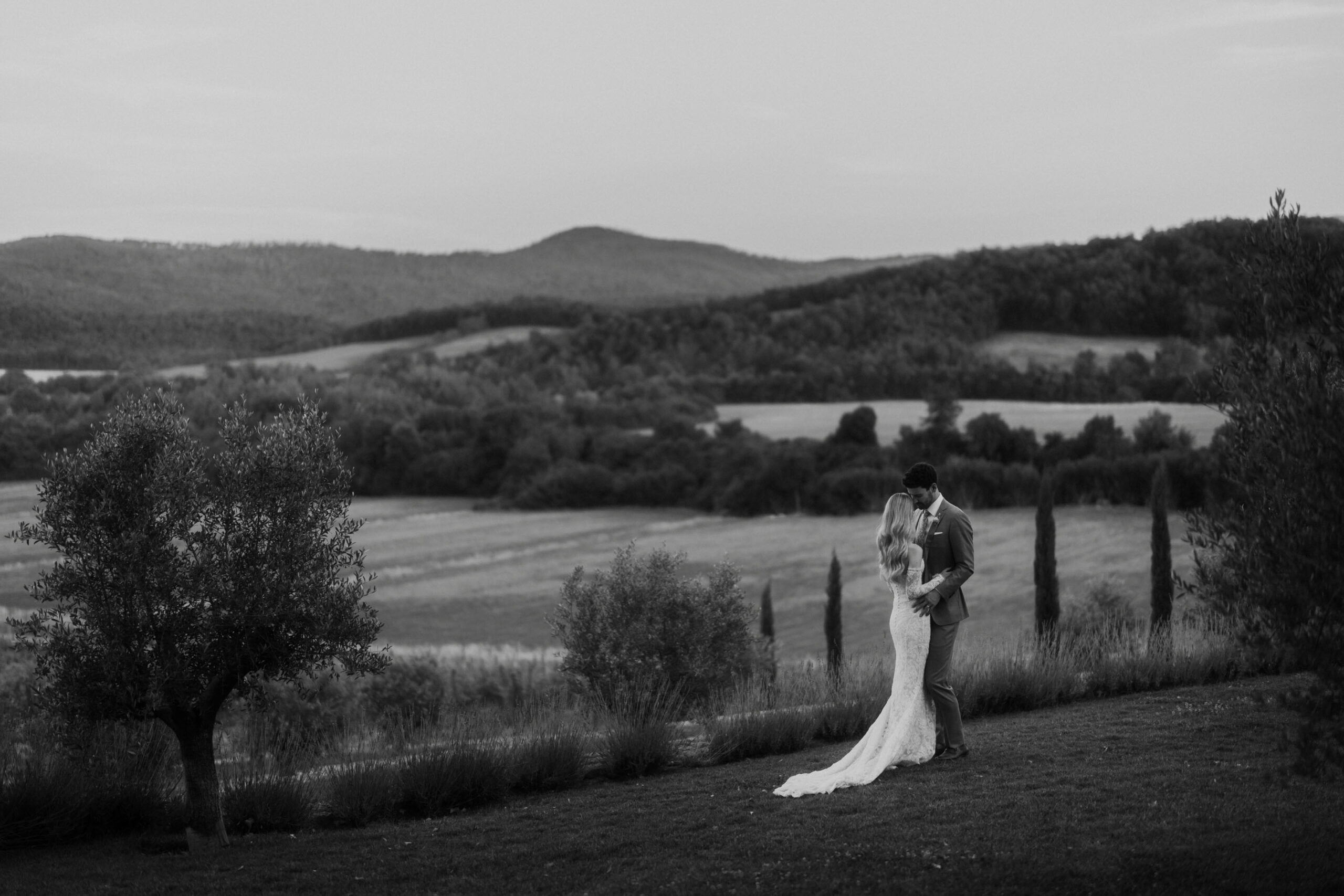 Wedding Photographer in Tuscany for Exclusive Wedding Borgo Santo Pietro Couple Landscape