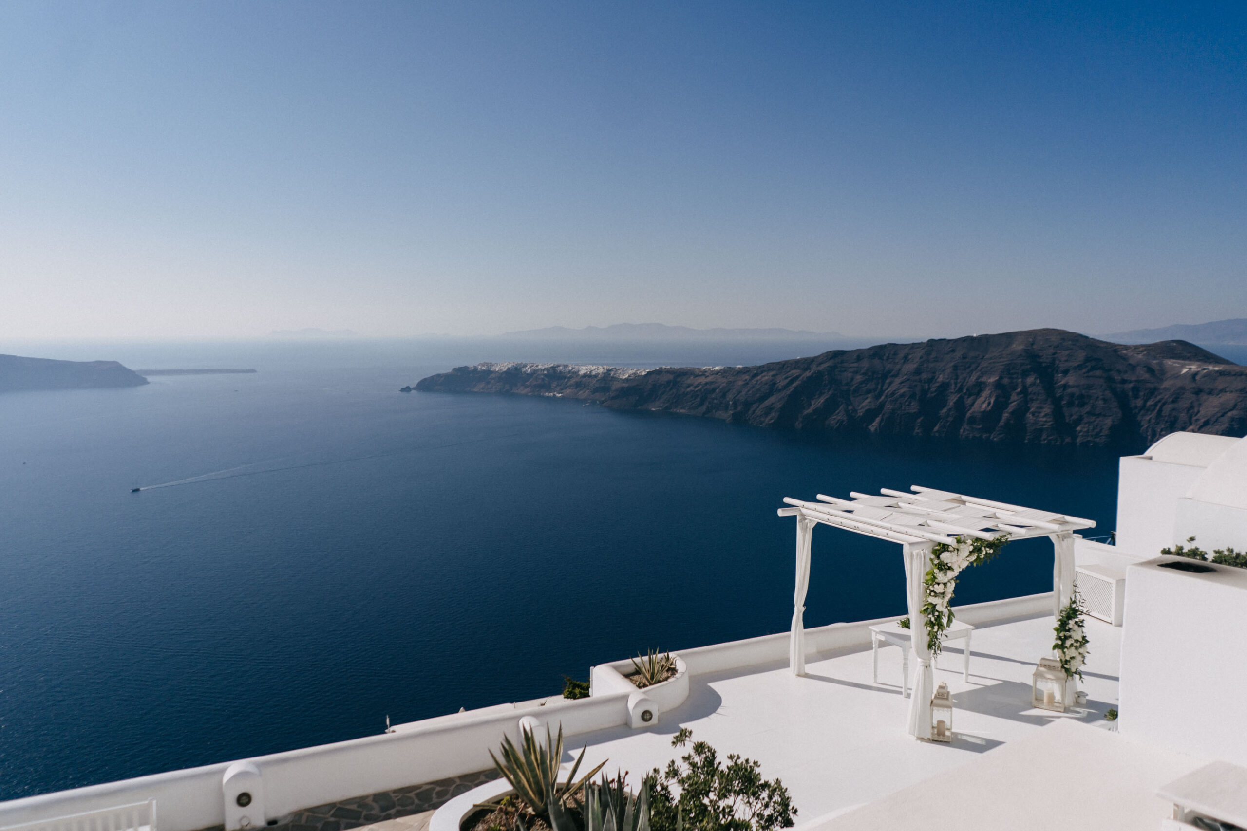 exclusive wedding in santorini ceremony