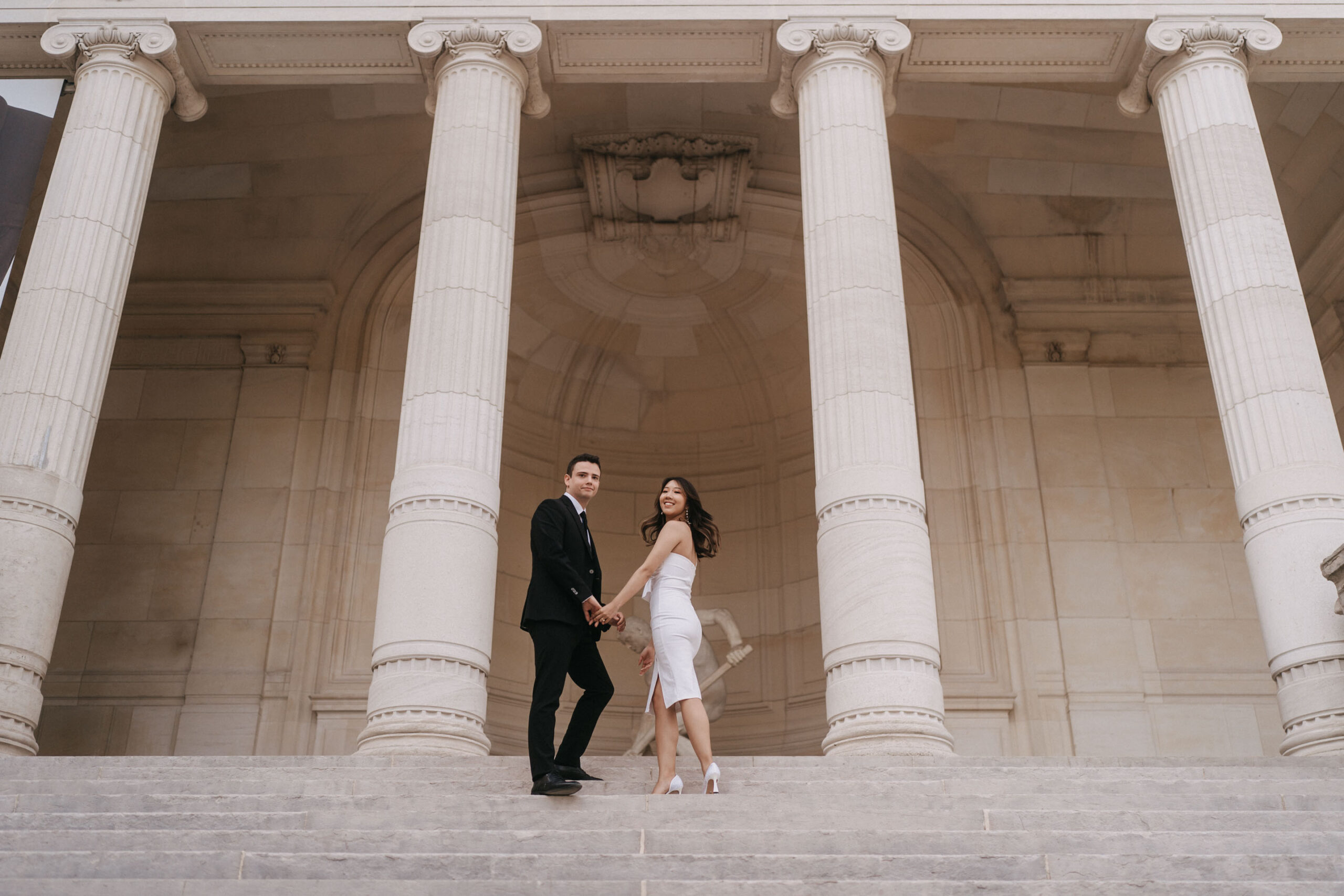 palais galliera bride and groom portrait in paris