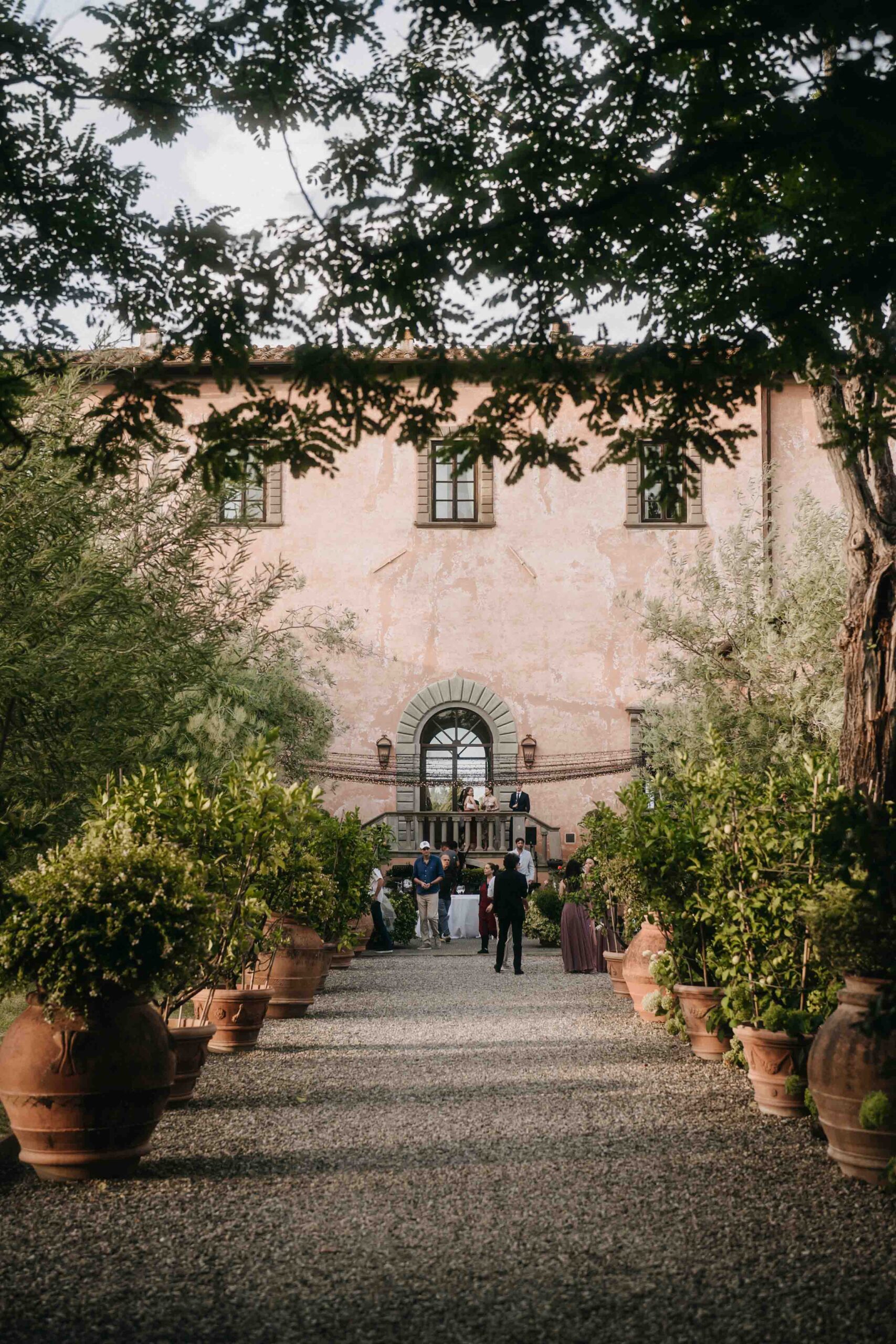 exclusive venue for luxury wedding in tuscany